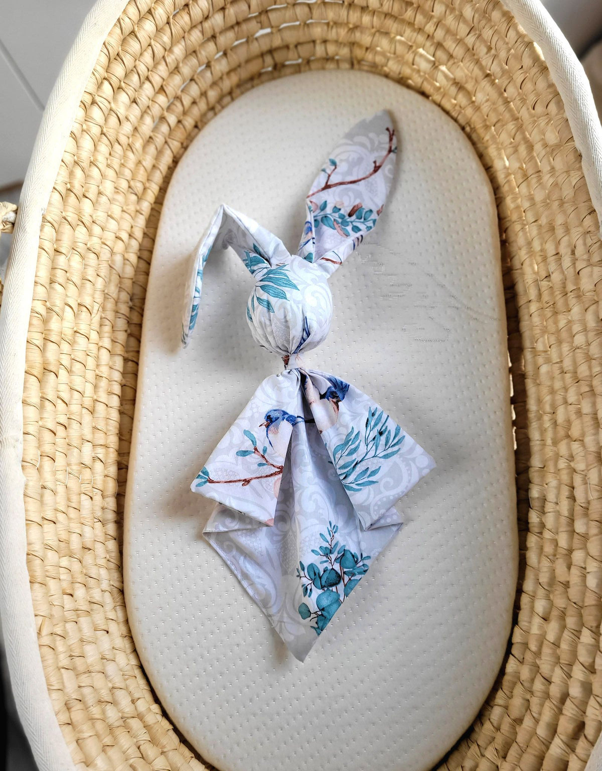 Soft cosy cuddly bunny blanket in cotton - Blue birds
