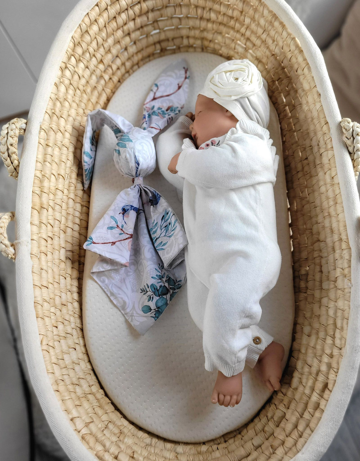Soft cosy cuddly bunny blanket in cotton - Blue birds