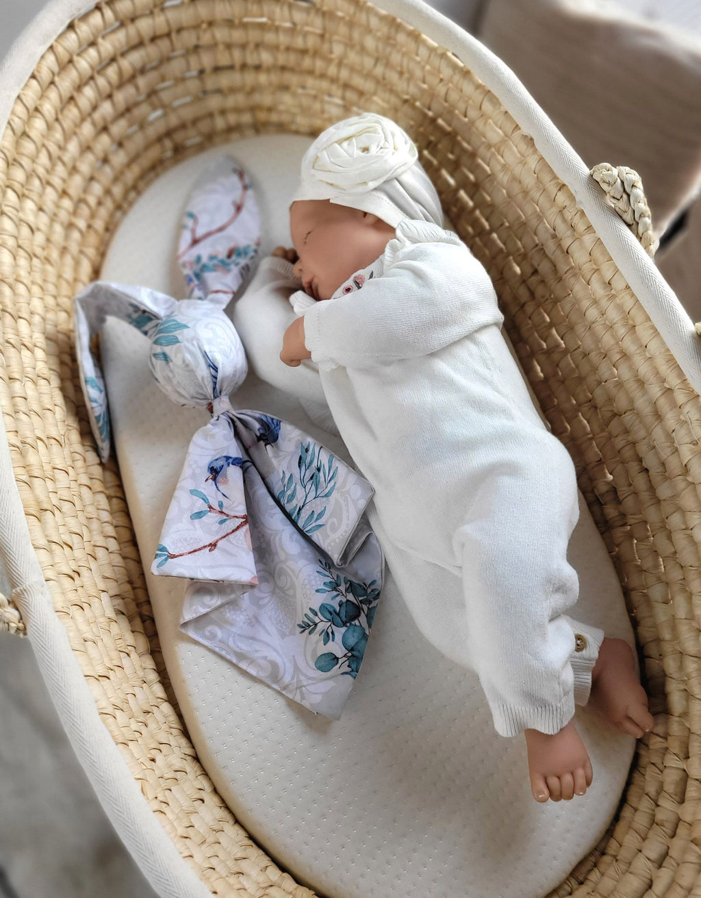 Soft cosy cuddly bunny blanket in cotton - Blue birds