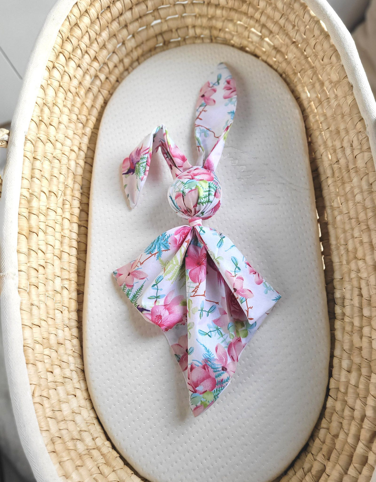 Soft cosy cuddly bunny blanket in cotton - Hummingbirds