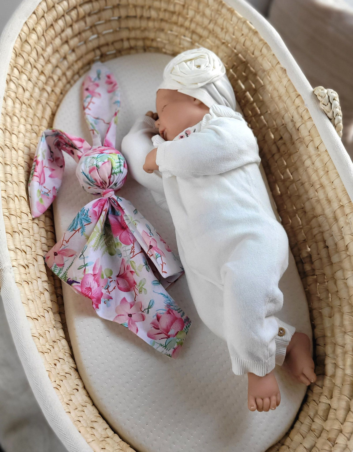 Soft cosy cuddly bunny blanket in cotton - Hummingbirds