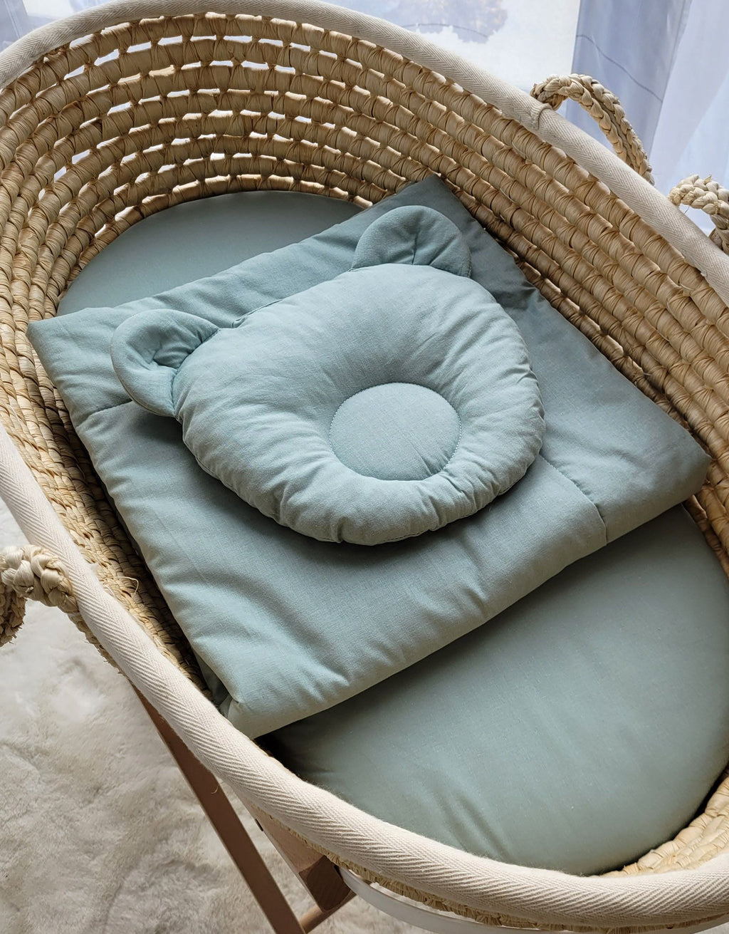 Blanket with pillow - 2pcs set - pastel green