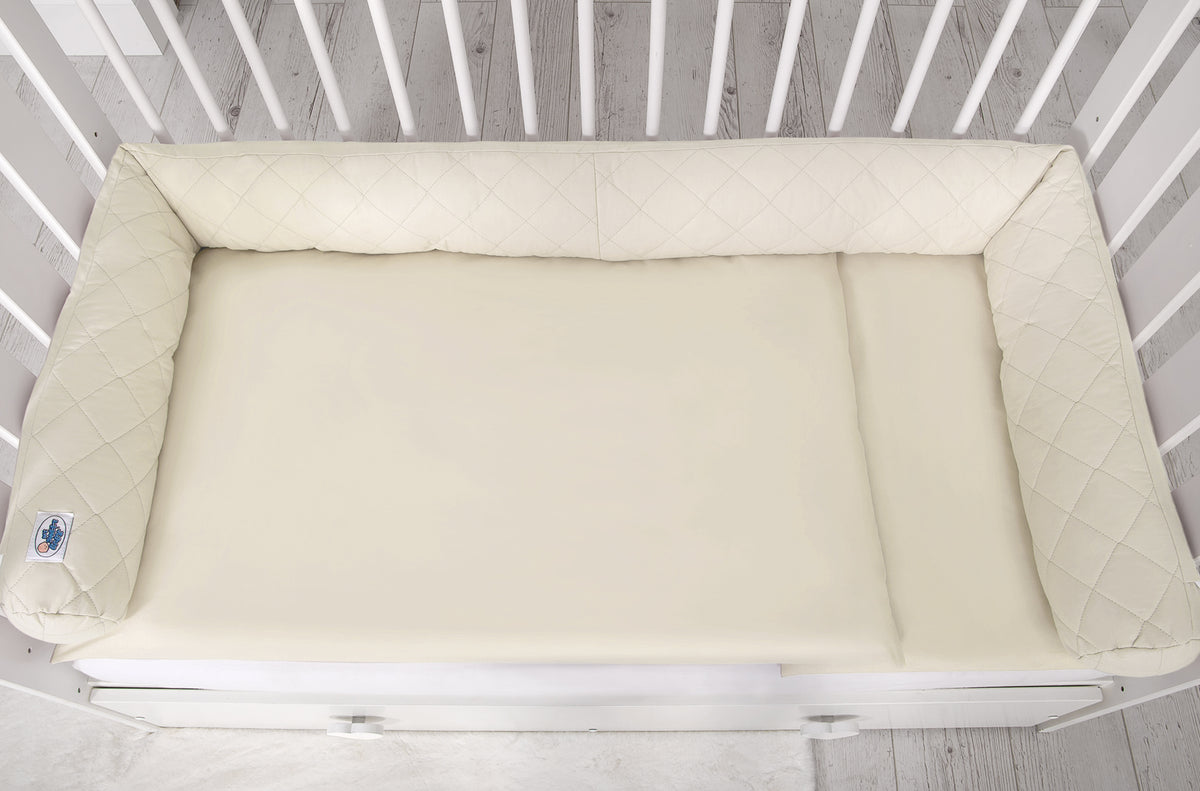 2-in-1 - Baby nest quilted - snake pillow bumper - white